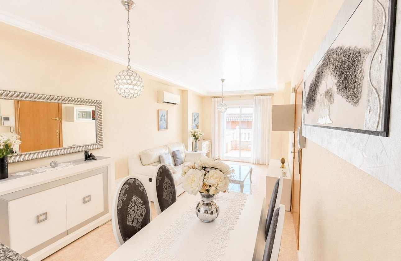 Resale - Apartment - Torrevieja - Playa del cura