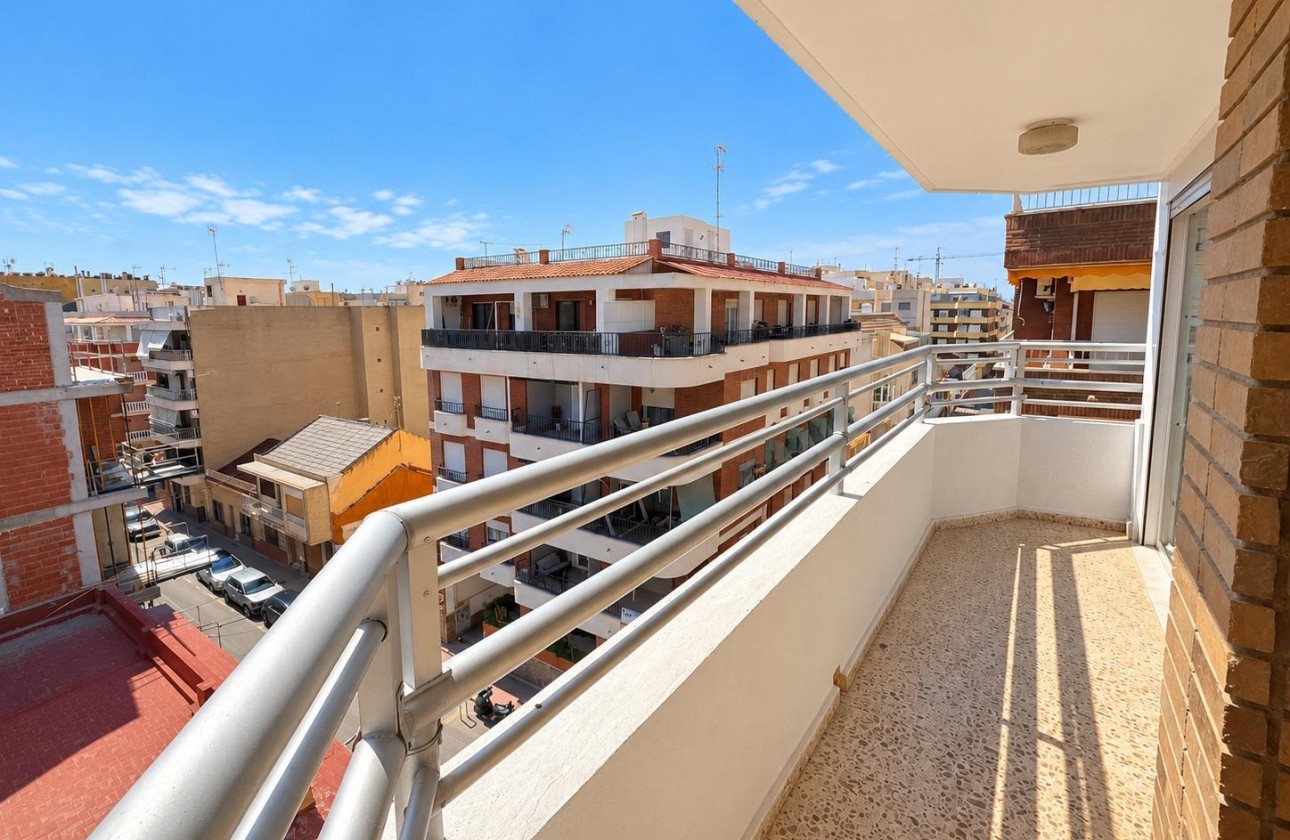 Resale - Apartment - Torrevieja - Playa del cura
