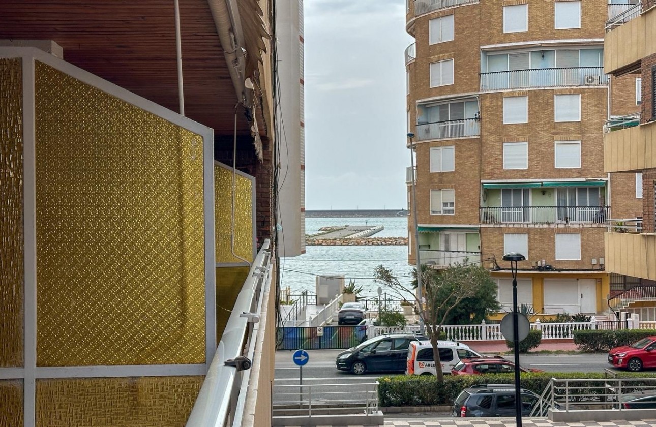 Resale - Apartment - Torrevieja - Playa Los Naufragos