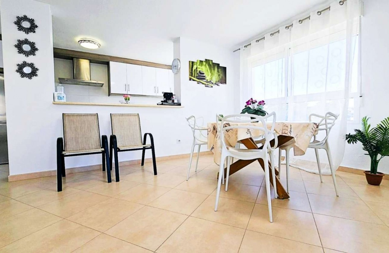 Resale - Apartment - Torrevieja - Puerto Deportivo