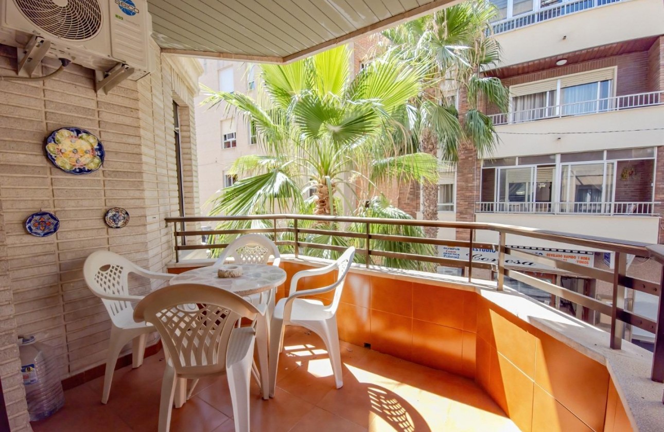 Resale - Apartment - Torrevieja - Puerto