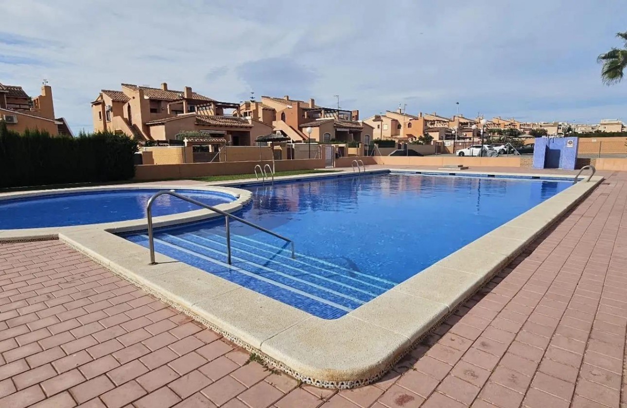 Resale - Apartment - Torrevieja - Torrejón