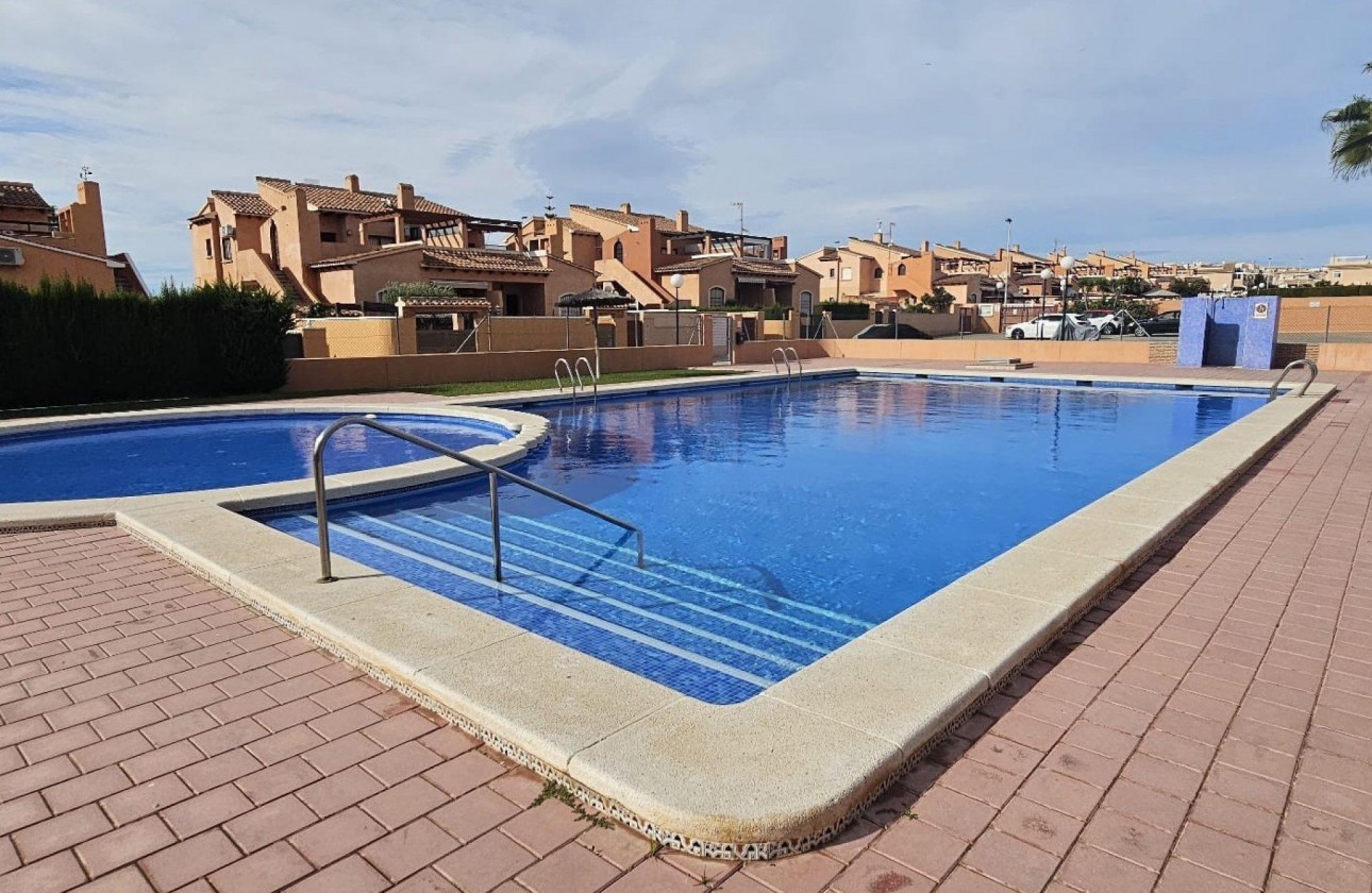 Resale - Apartment - Torrevieja - Torrejón