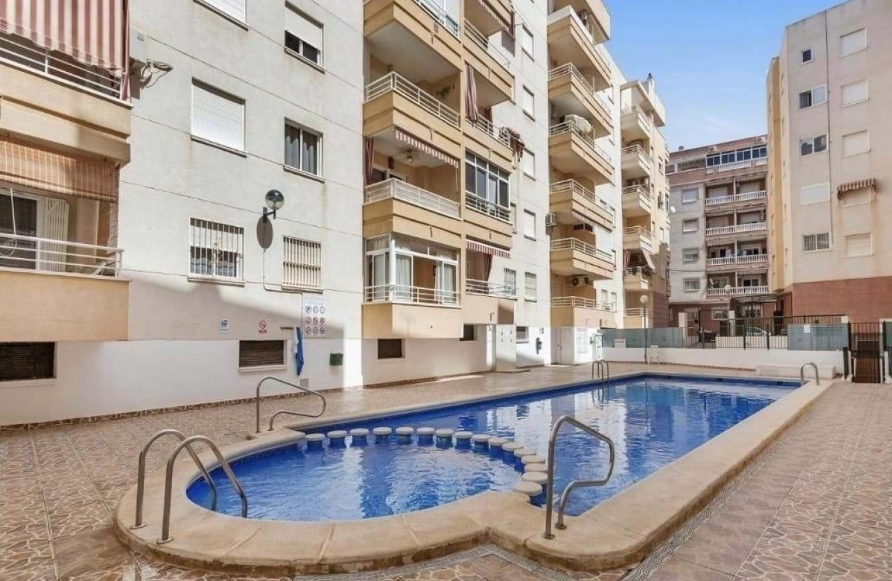 Resale - Apartment - Torrevieja - torrevieja
