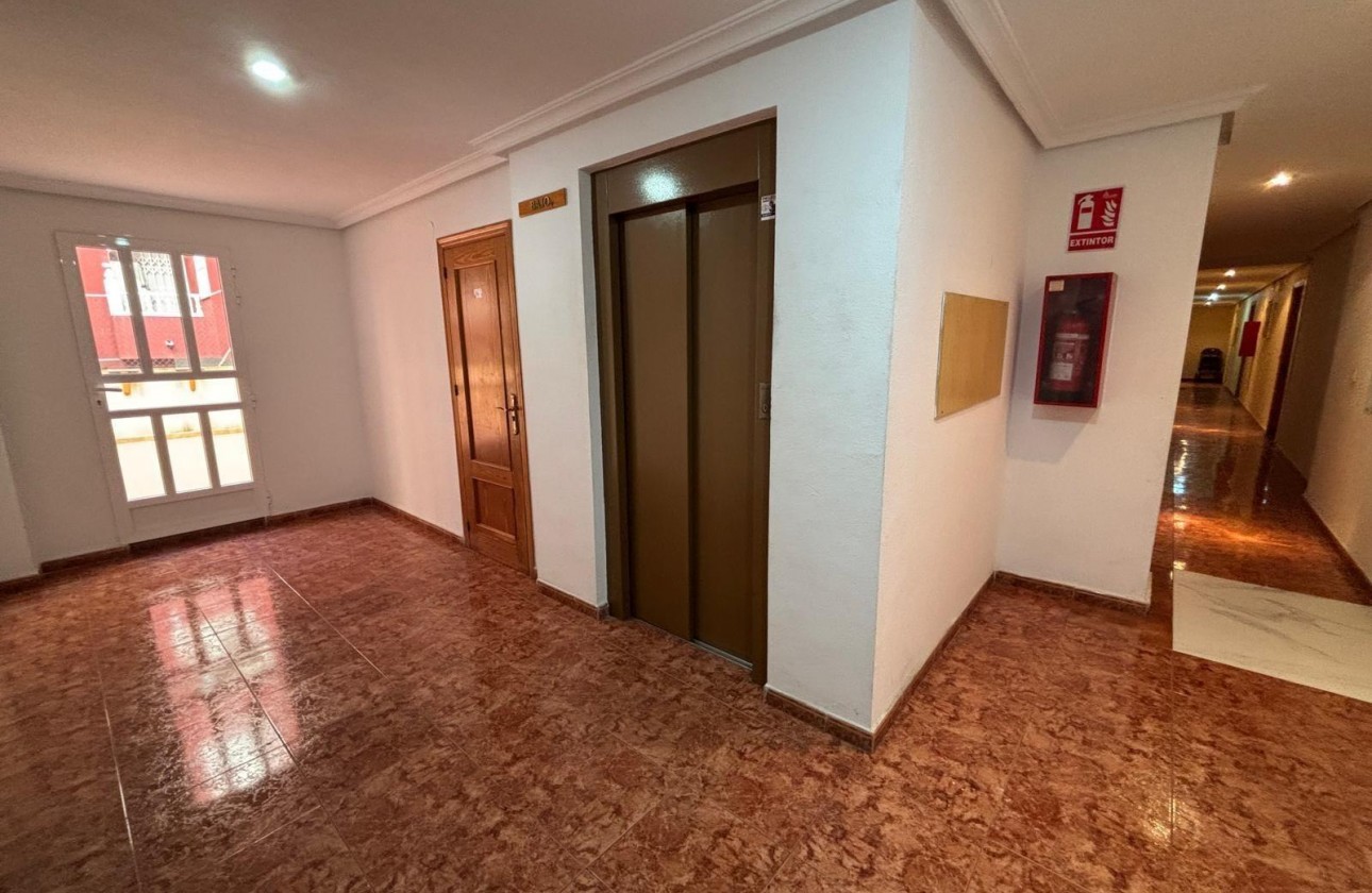 Resale - Apartment - Torrevieja - torrevieja