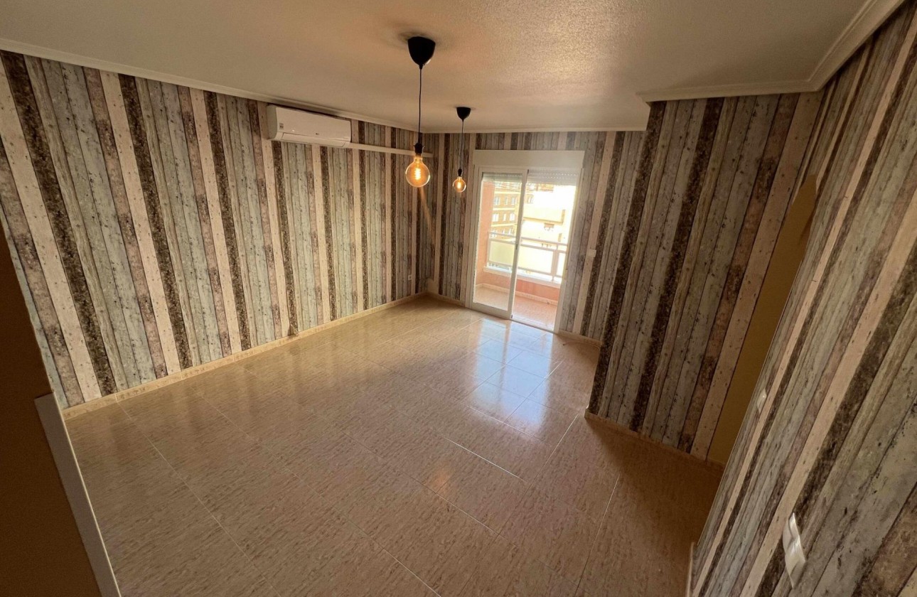 Resale - Apartment - Torrevieja - torrevieja