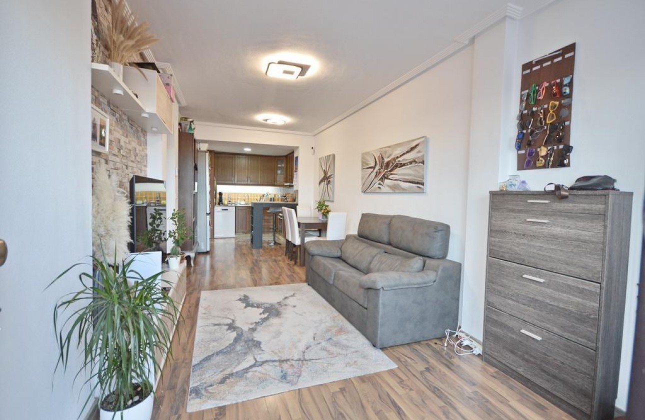 Resale - Apartment - Torrevieja - Zona los Frutales