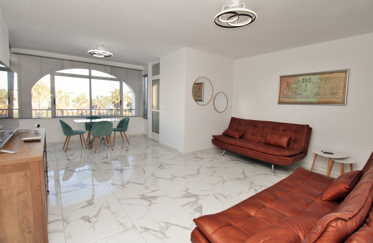 Resale - Apartment - Villamartin