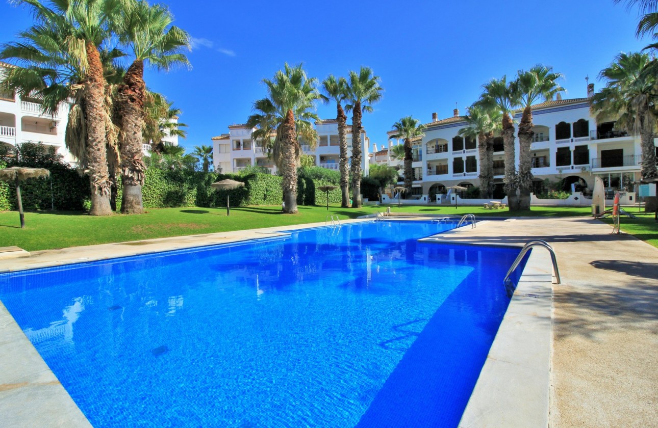 Resale - Apartment - Villamartin