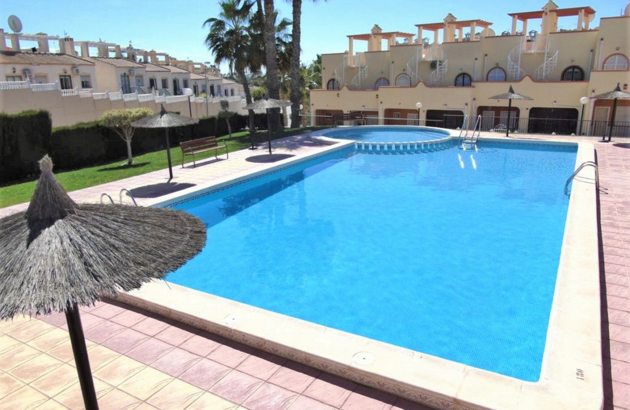 Resale - Apartment - Villamartin