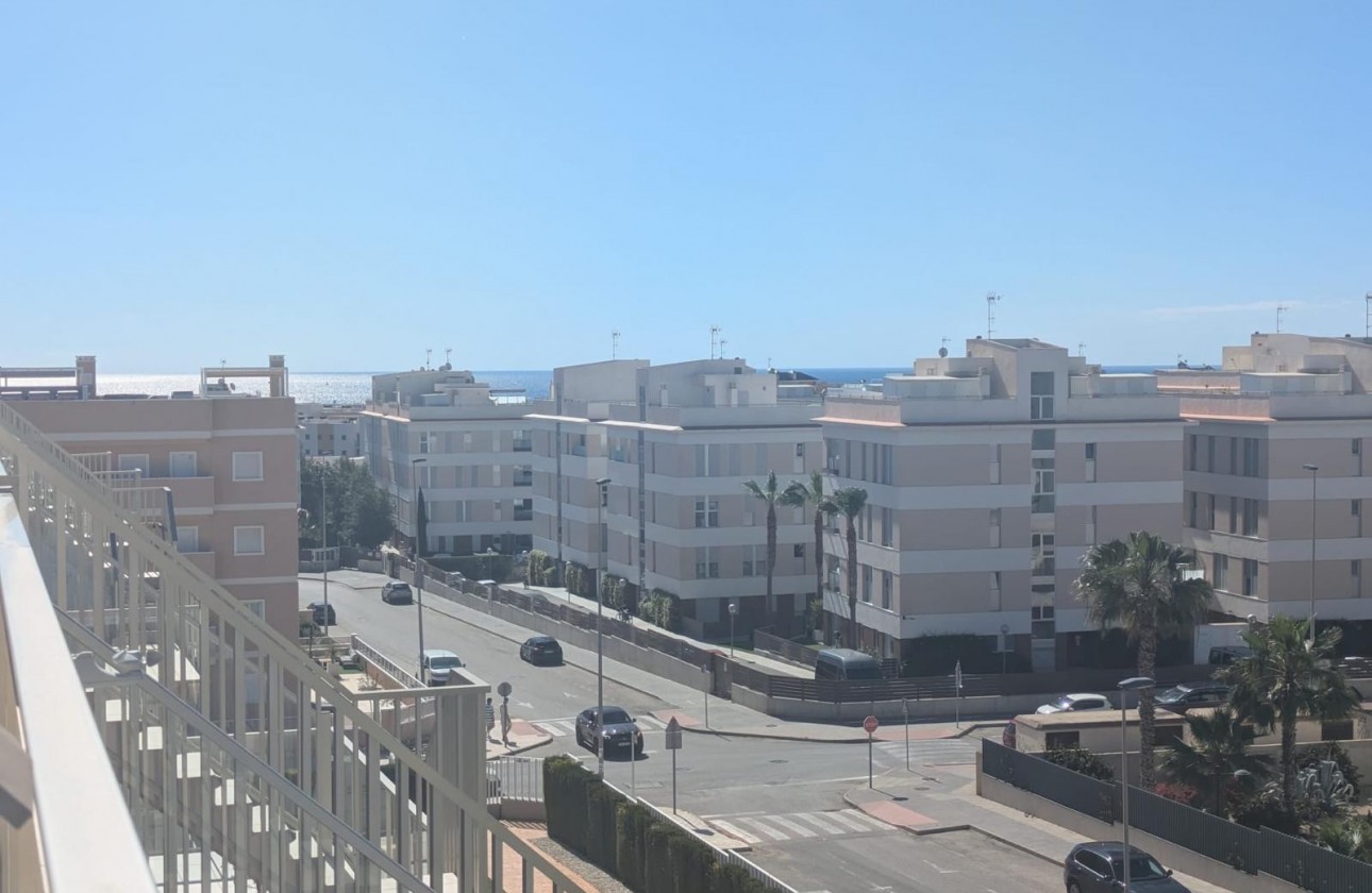 Resale - Apartment - Villamartin
