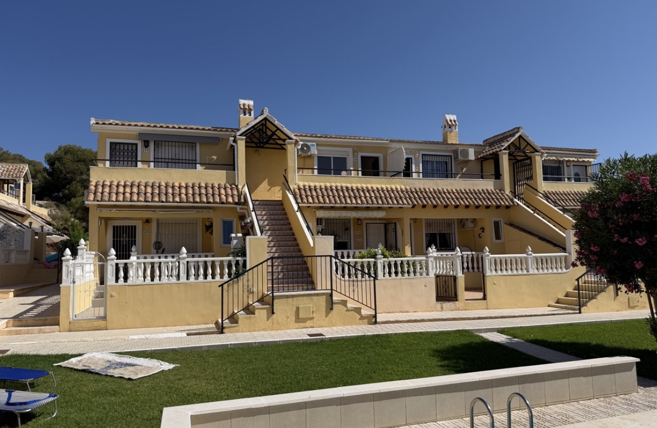 Resale - Apartment - Villamartin