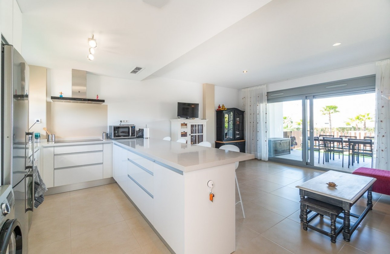 Resale - Apartment - Vistabella Golf