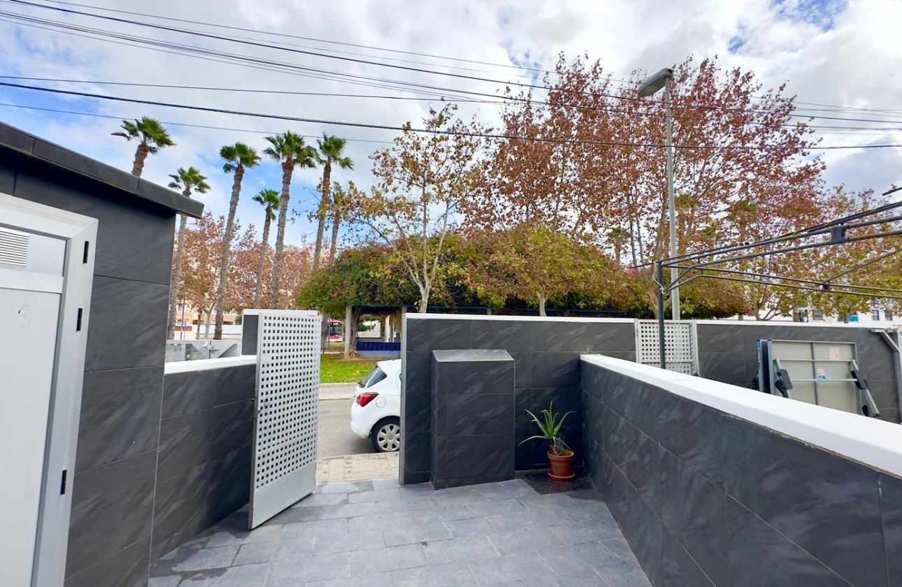 Resale - Building - Torrevieja - Playa del cura