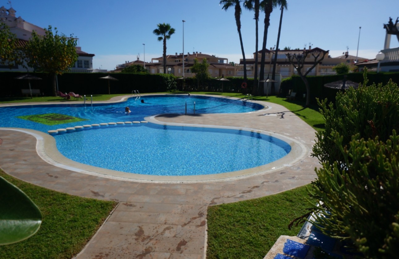 Resale - Bungalow - Orihuela Costa - Inland