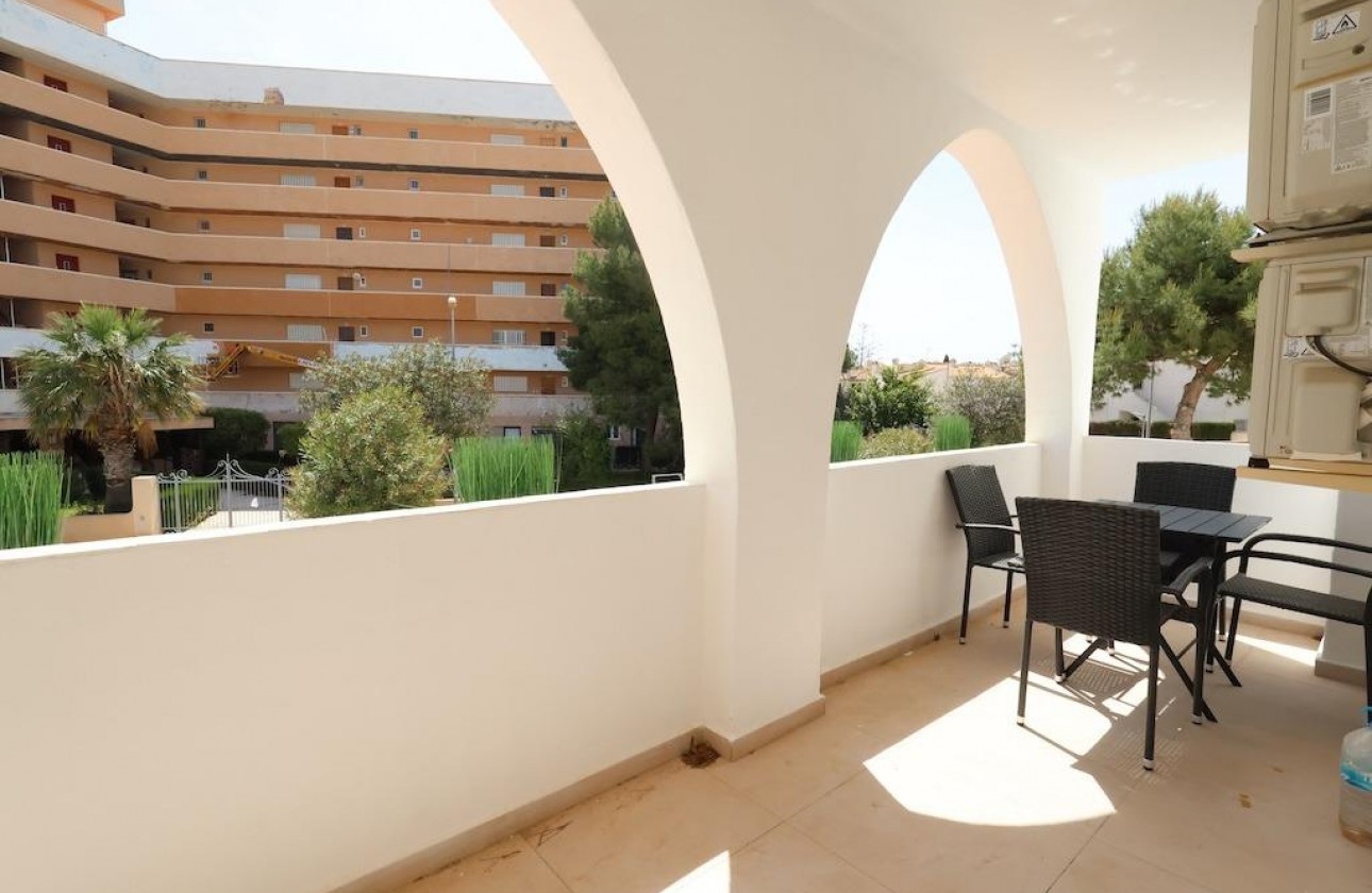 Resale - Bungalow - Orihuela Costa - La Zenia
