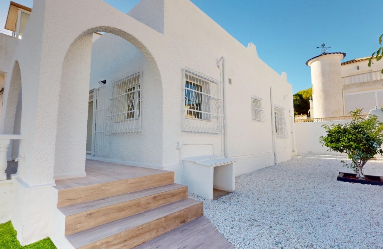 Resale - Bungalow - Orihuela Costa - Las Filipinas