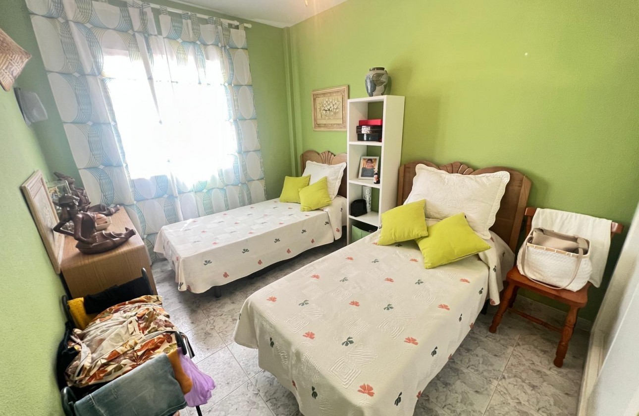 Resale - Bungalow - Orihuela Costa - Los Dolses