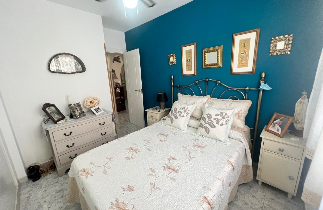 Resale - Bungalow - Orihuela Costa - Los Dolses