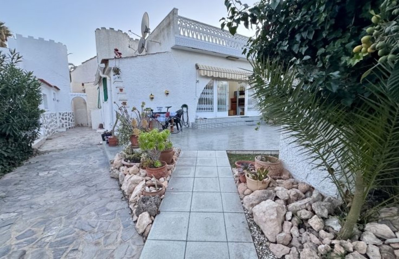 Resale - Bungalow - Orihuela Costa