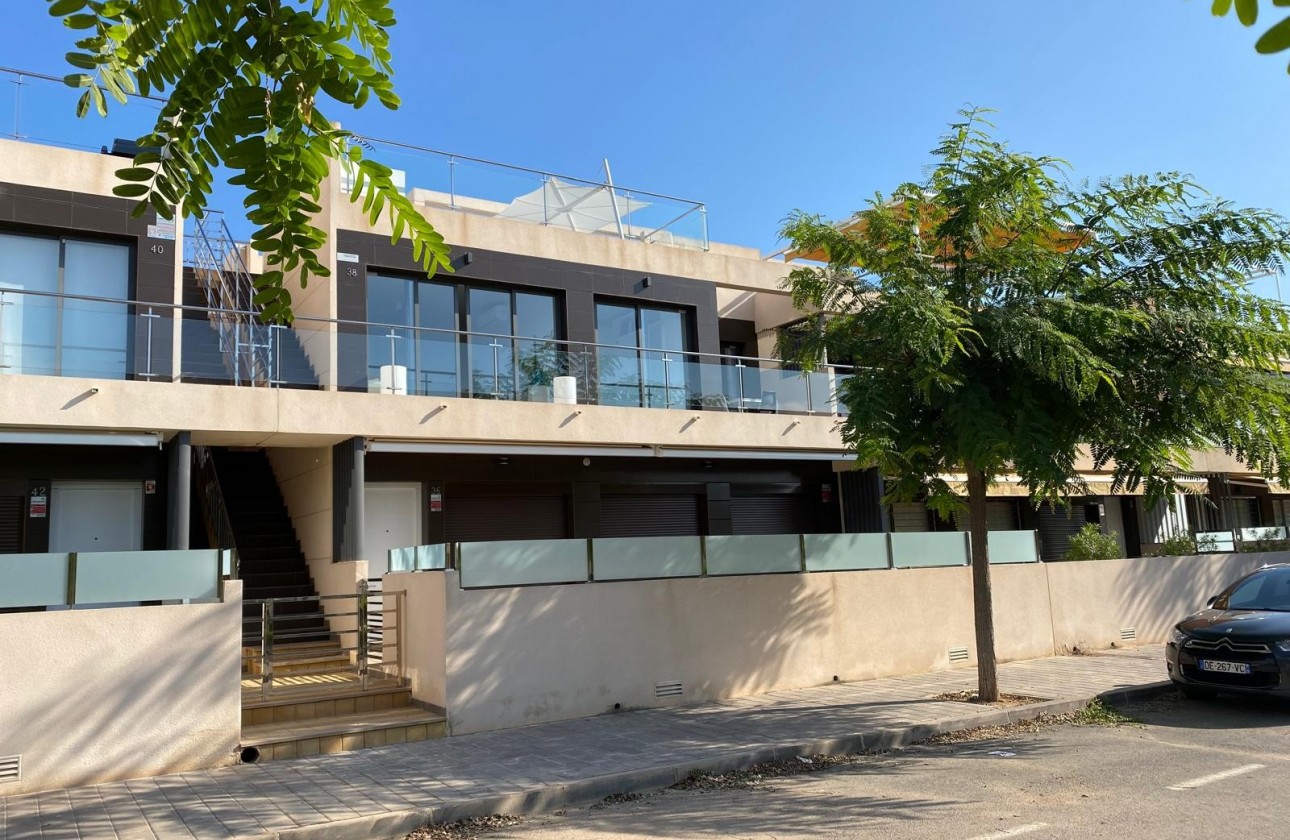 Resale - Bungalow - Pilar de la Horadada - Mil Palmeras