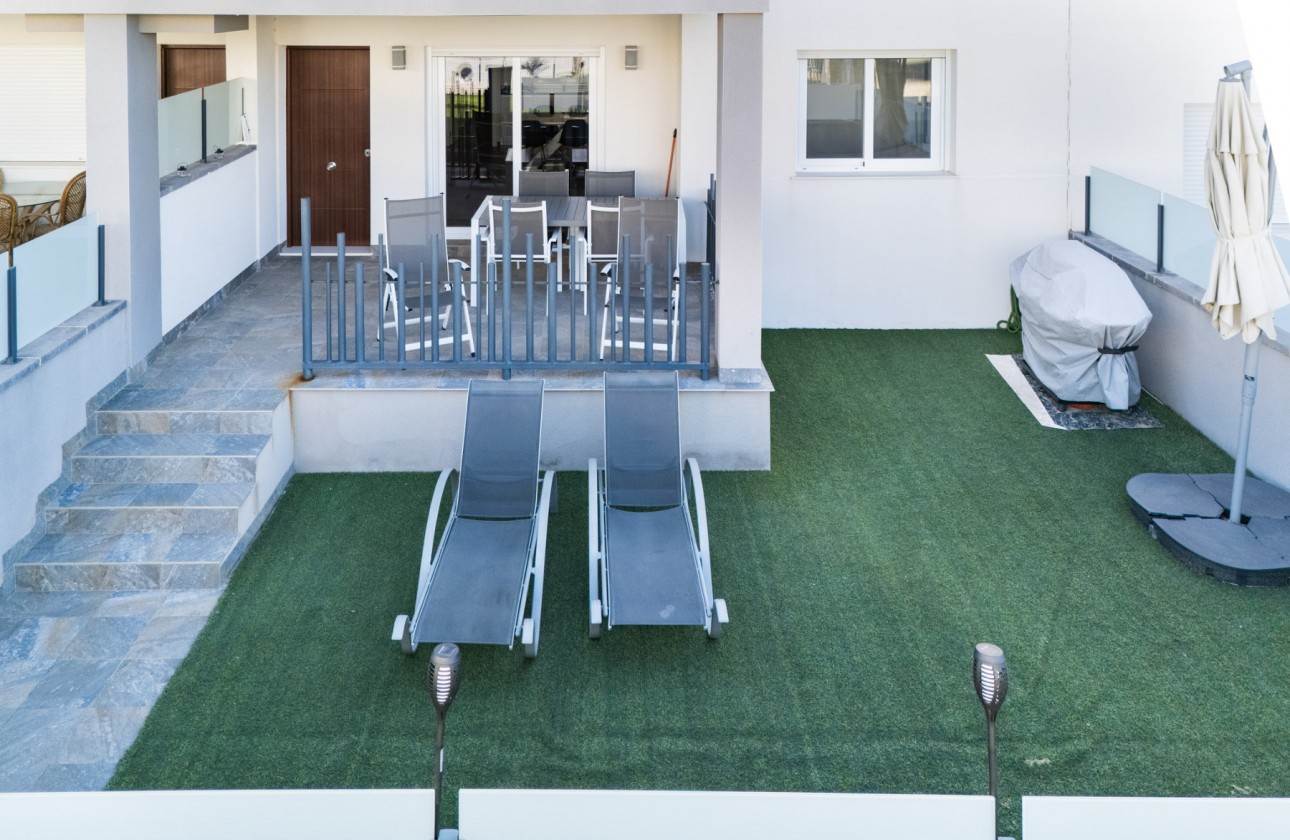 Resale - Bungalow - Torrevieja - Aguas nuevas 1