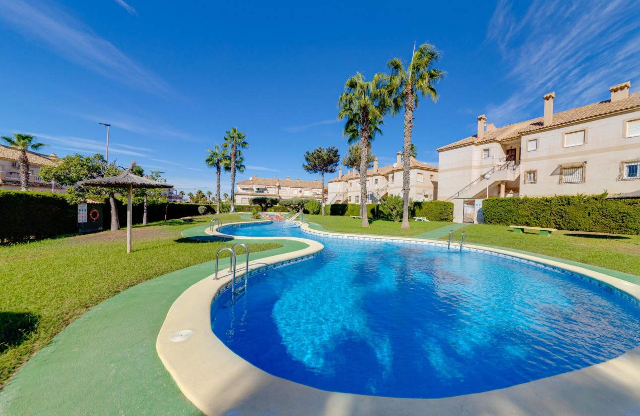 Resale - Bungalow - Torrevieja - Aguas Nuevas 2