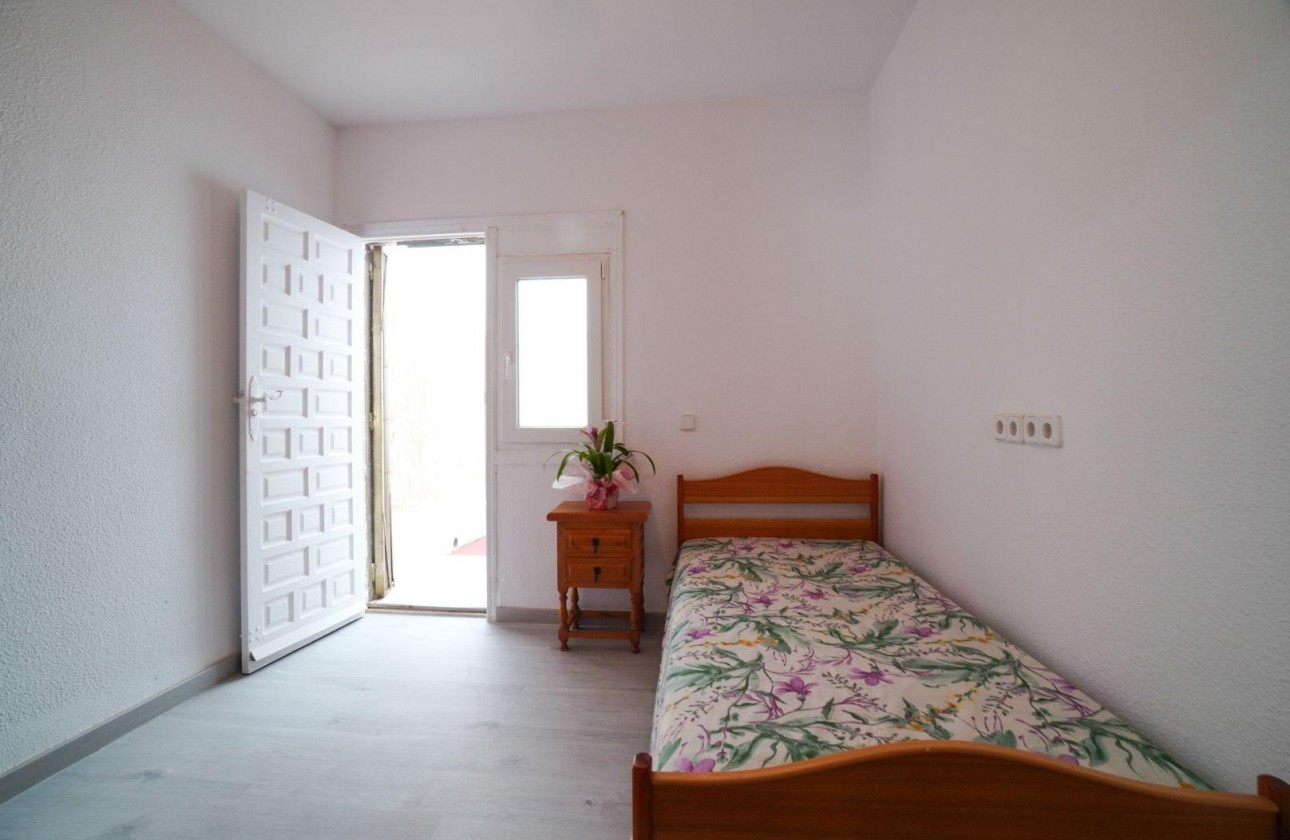 Resale - Bungalow - Torrevieja - Centro