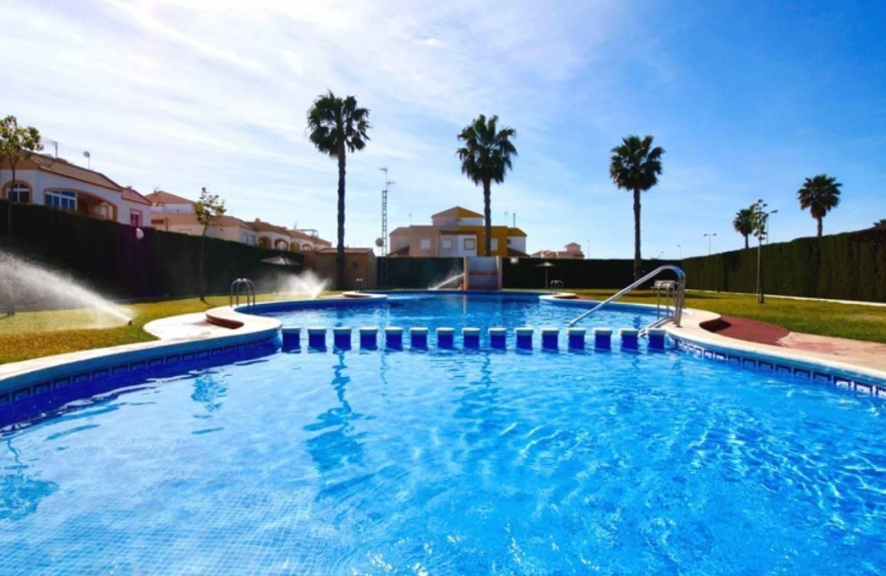 Resale - Bungalow - Torrevieja - La Siesta - El Salado - Torreta