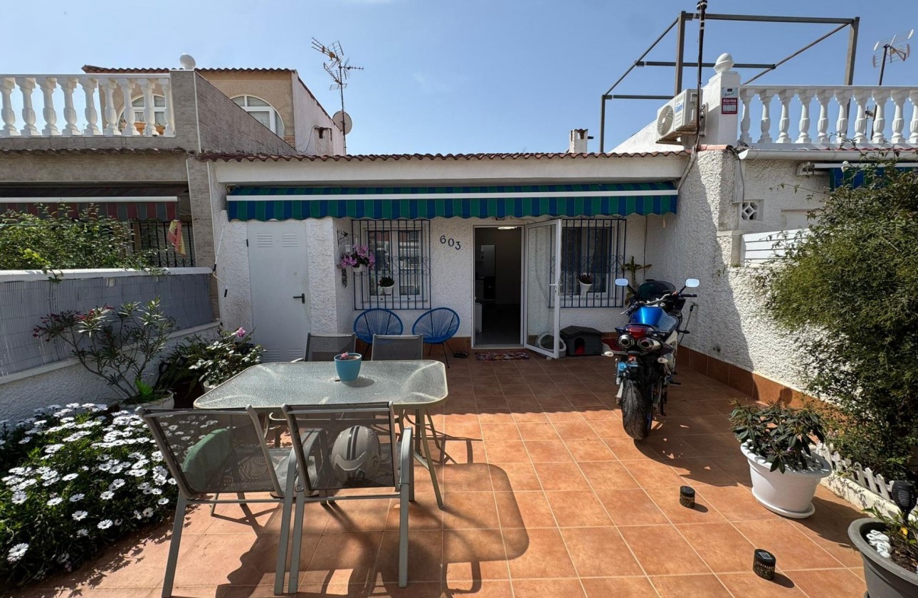 Resale - Bungalow - Torrevieja - La Siesta - El Salado - Torreta