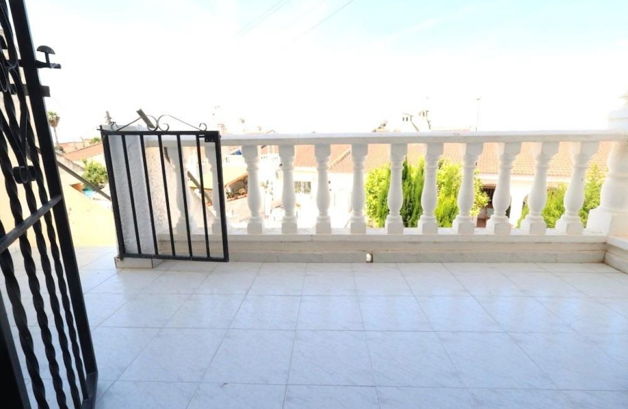 Resale - Bungalow - Torrevieja - La Siesta - El Salado - Torreta