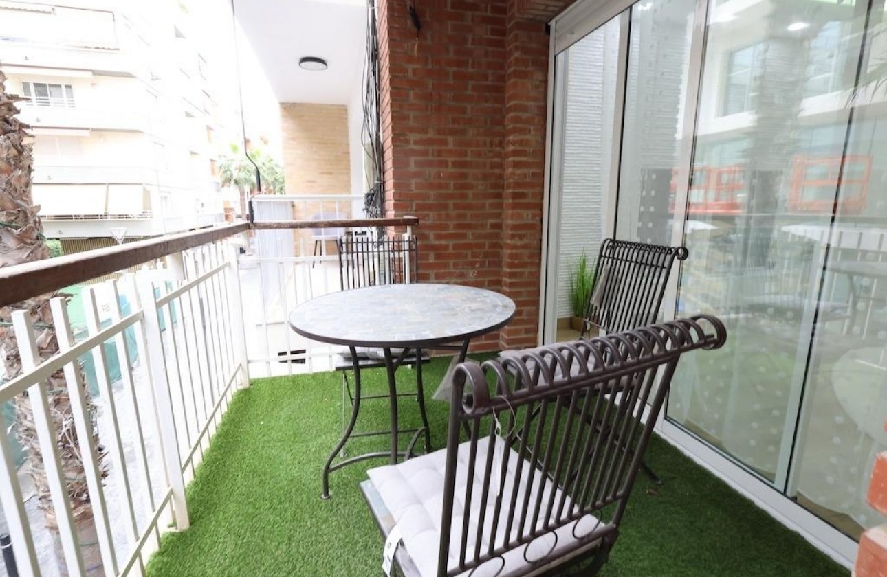 Resale - Bungalow - Torrevieja - La Siesta - El Salado - Torreta