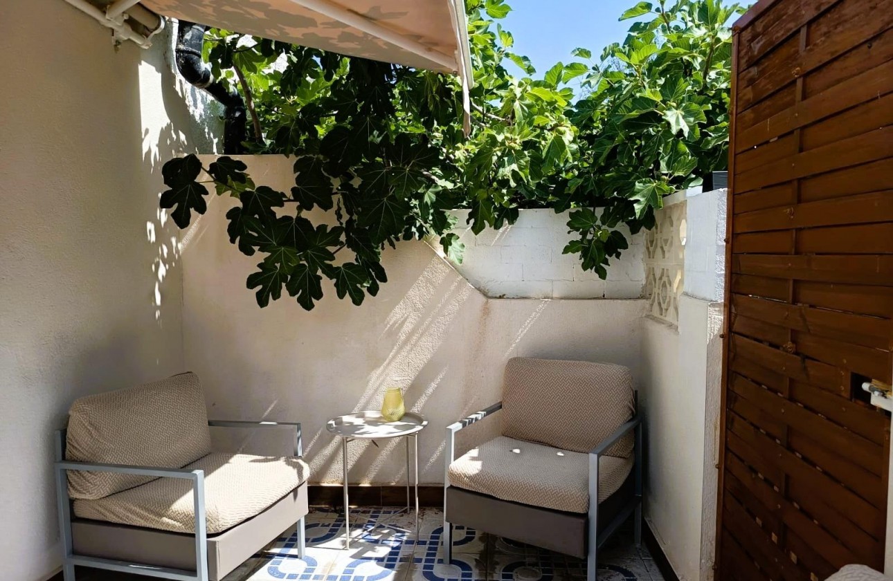 Resale - Bungalow - Torrevieja - La Siesta - El Salado - Torreta