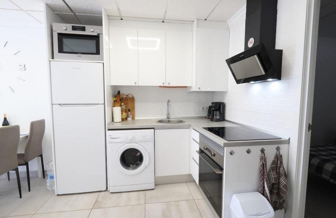 Resale - Bungalow - Torrevieja - La Siesta - El Salado - Torreta