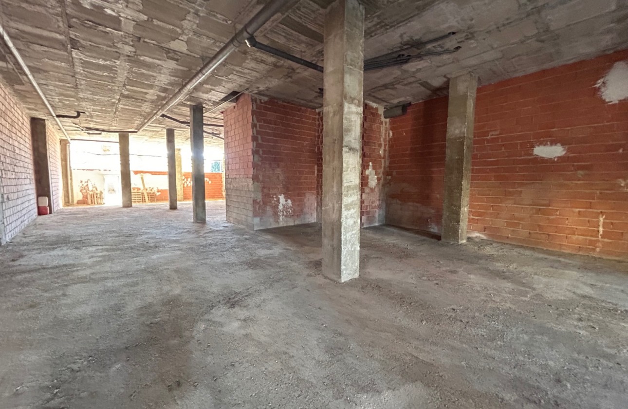 Resale - Commercial - Jacarilla