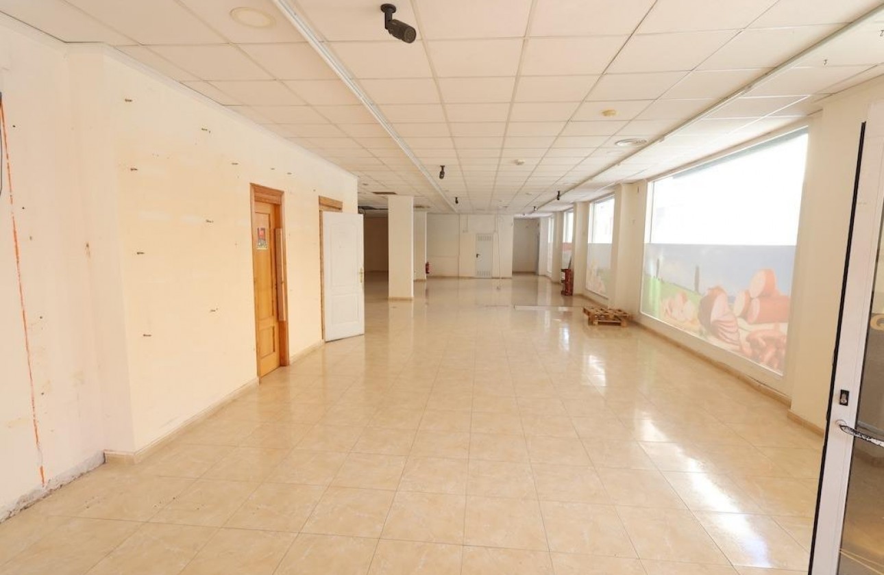 Resale - Commercial - Torrevieja - Estacion de autobuses