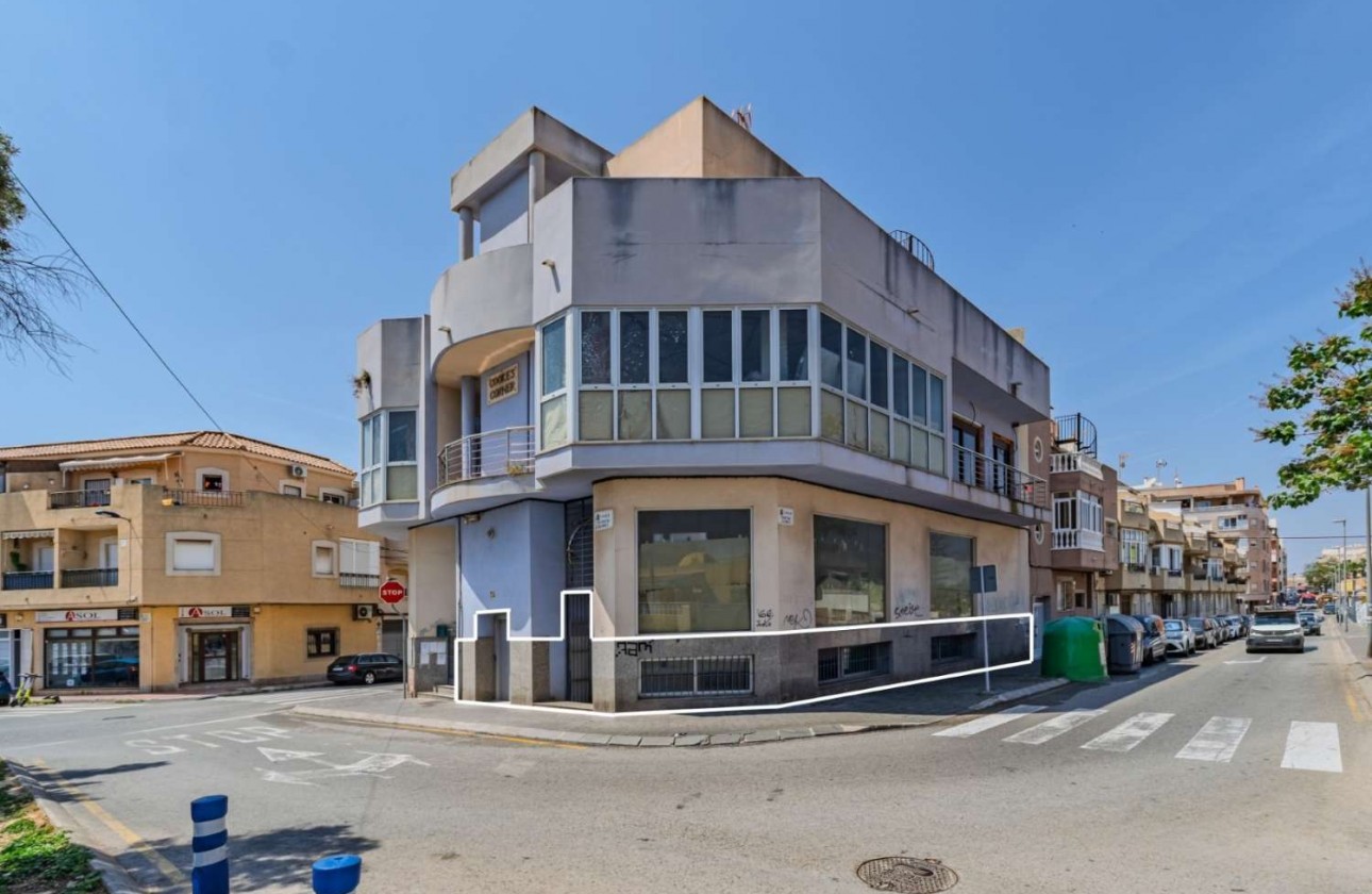 Resale - Commercial - Torrevieja - Nueva Torrevieja - Aguas Nuevas