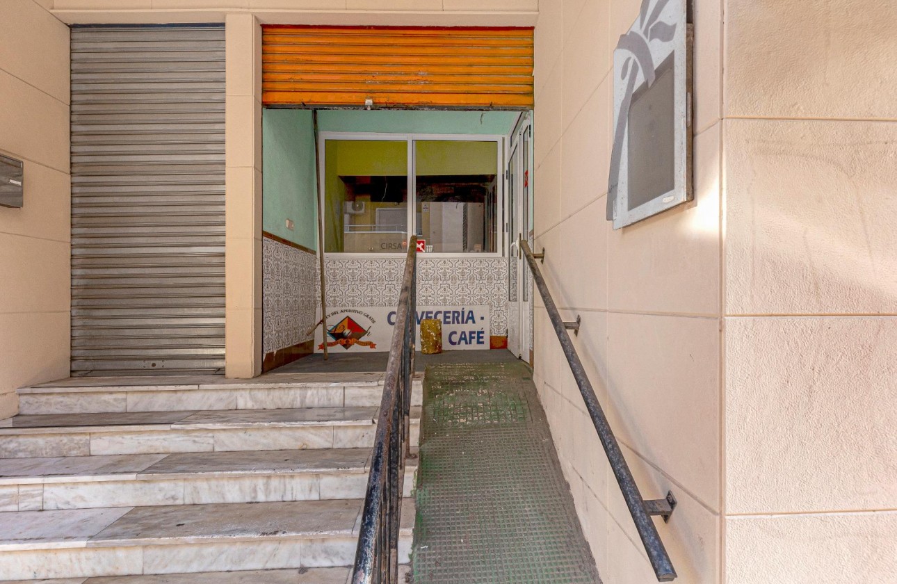 Resale - Commercial - Torrevieja - Playa del cura