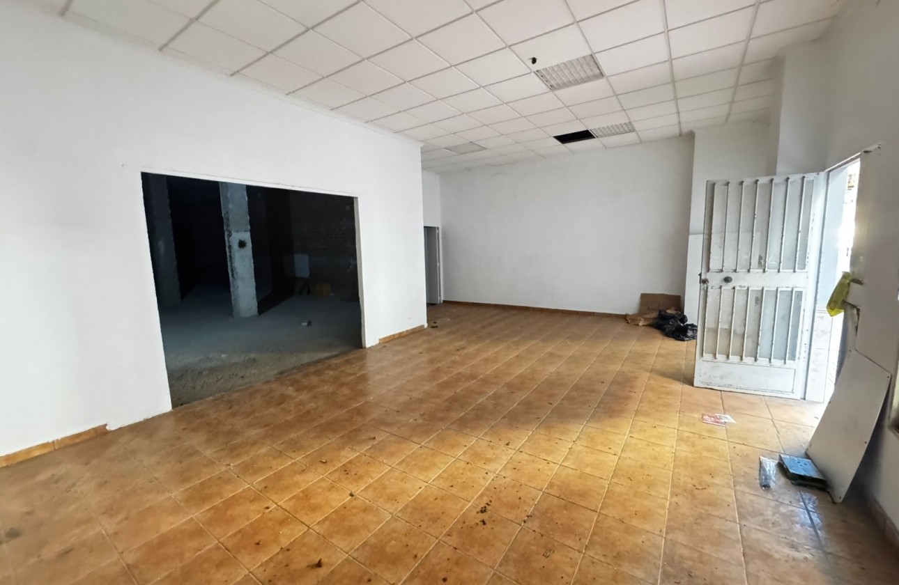 Resale - Commercial - Torrevieja - Playa Los Locos