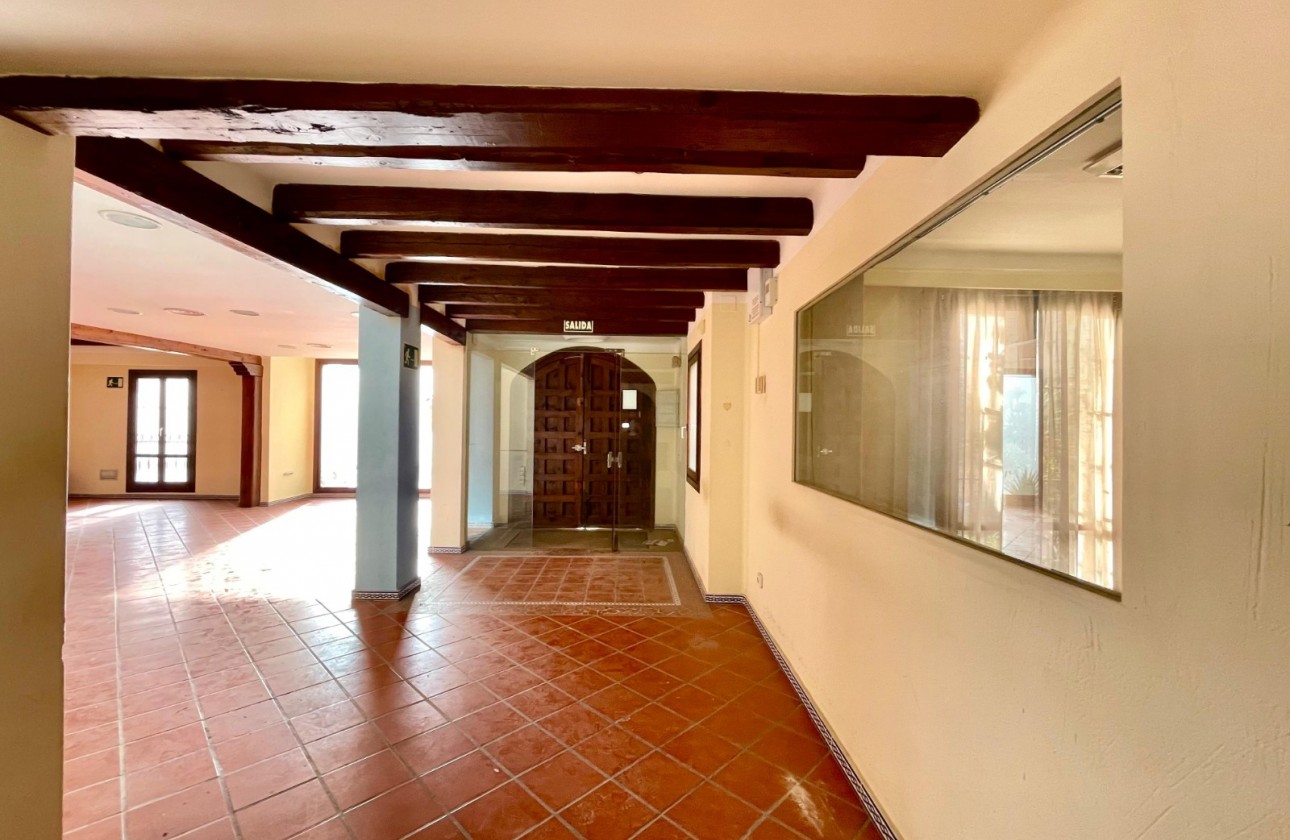 Resale - Commercial - Torrevieja - Playa Los Locos