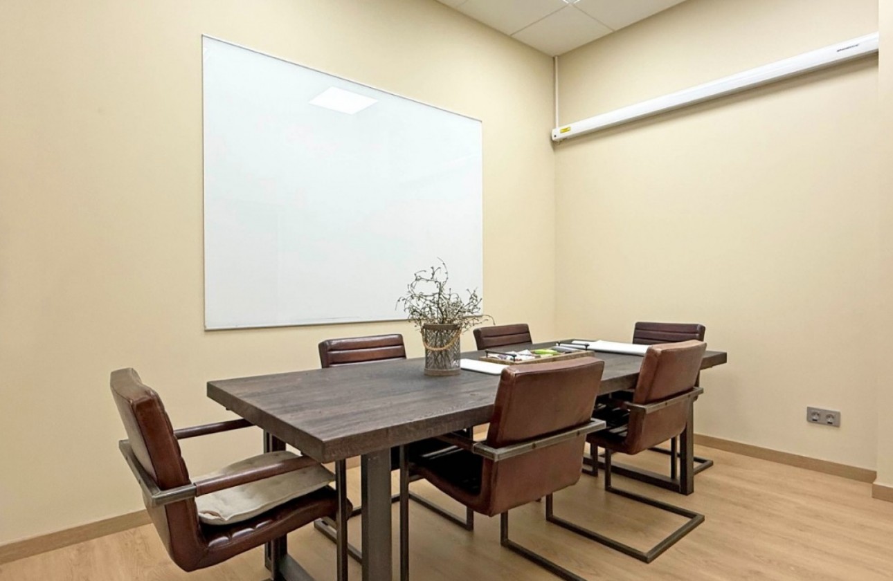 Resale - Commercial - Torrevieja