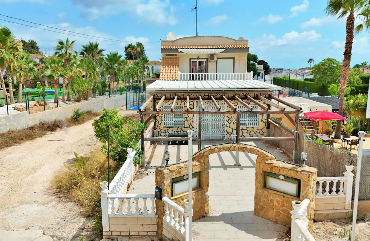 Resale - Commercial - Villamartin