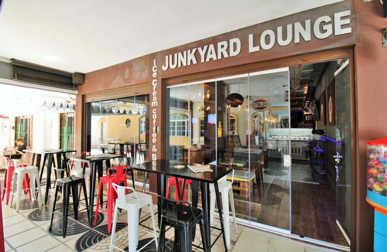 Resale - Commercial - Villamartin