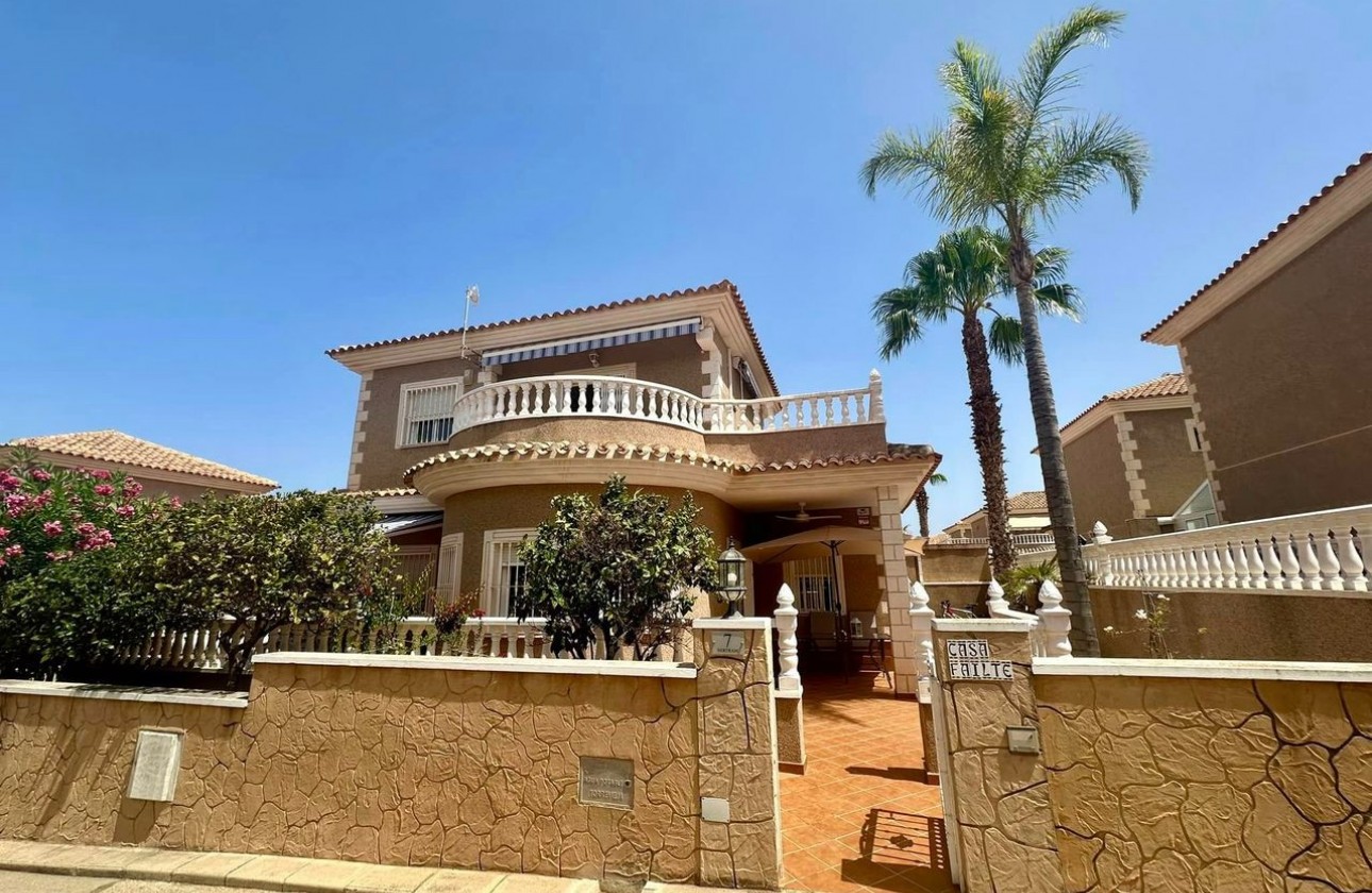 Resale - Detached House / Villa - Los Altos