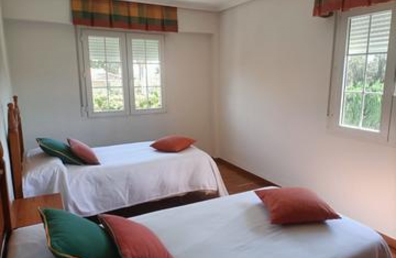 Resale - Detached Villa - Elche