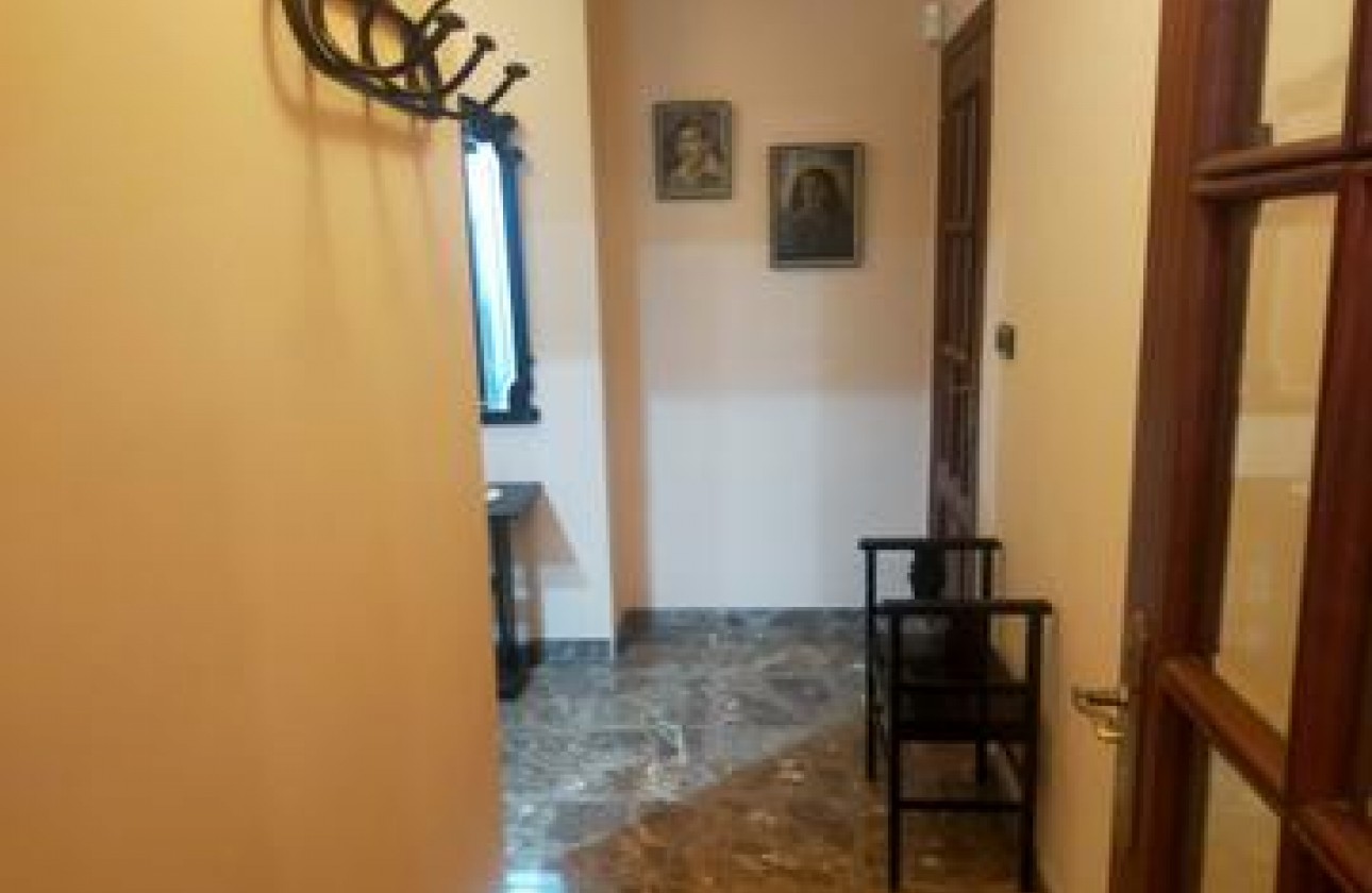 Resale - Detached Villa - Elche