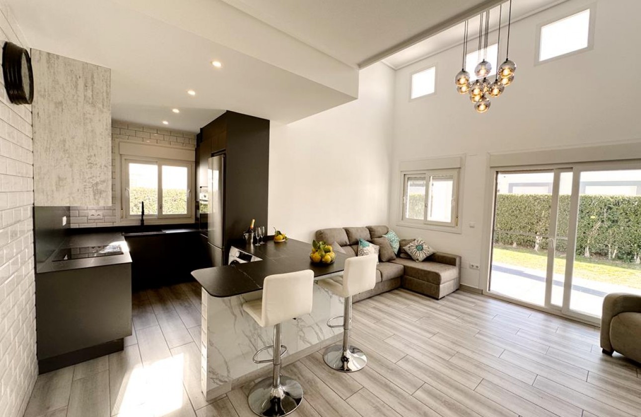 Resale - Detached Villa - La Torre Golf Resort - Inland