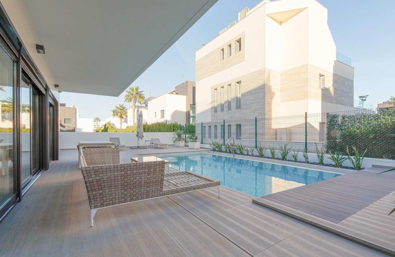 Resale - Detached Villa - Orihuela Costa - Campoamor