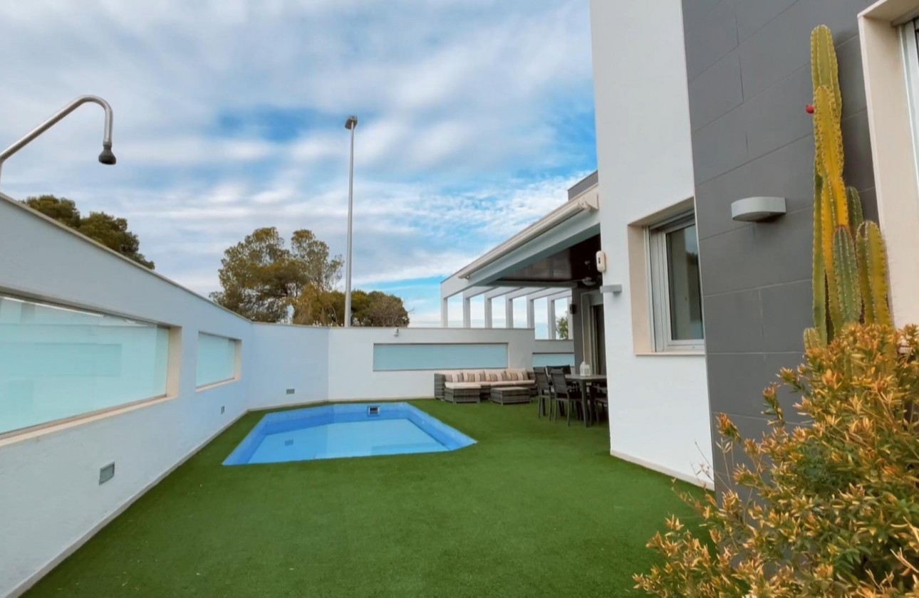 Resale - Detached Villa - Orihuela Costa - Mil Palmeras