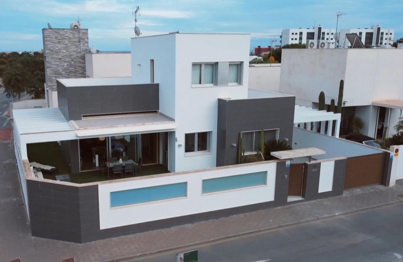 Resale - Detached Villa - Orihuela Costa - Mil Palmeras